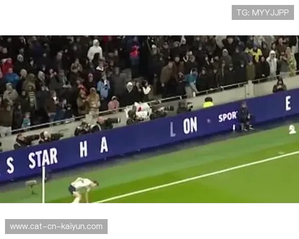 曼联反击踩满油门